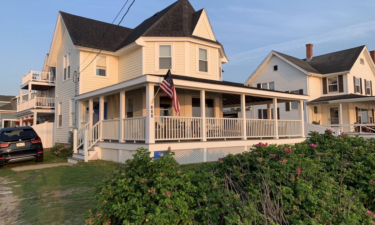 Brant Rock House | Ocean Front With Panoramic Views - Walk to the Beach and Town!