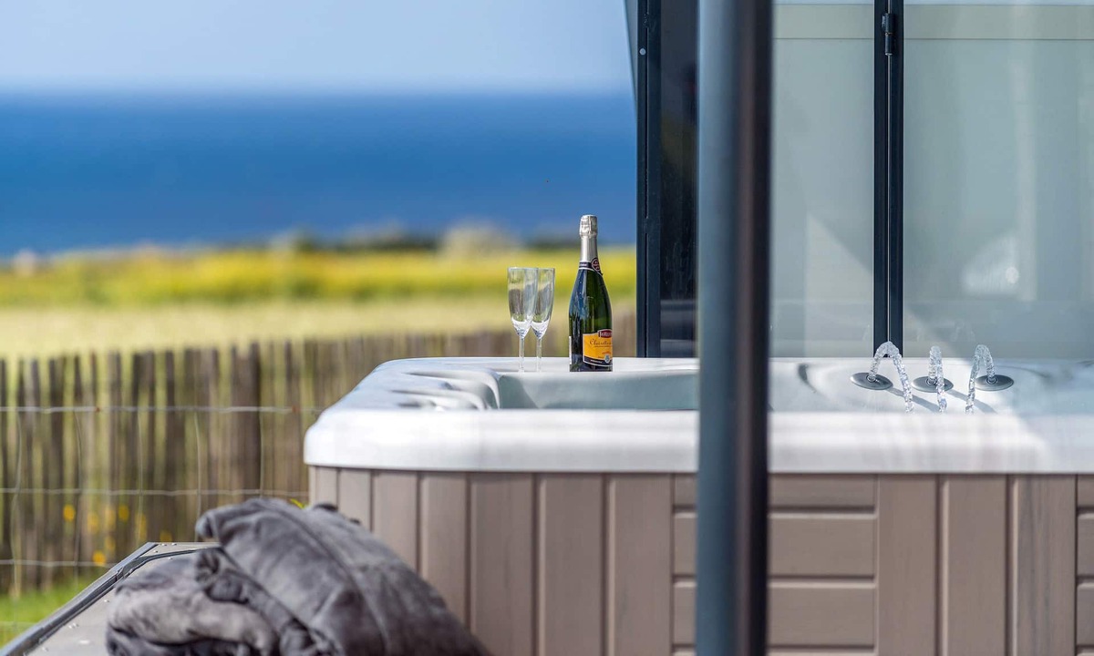 Plougonvelin House | Ocean guardians' house with spa,