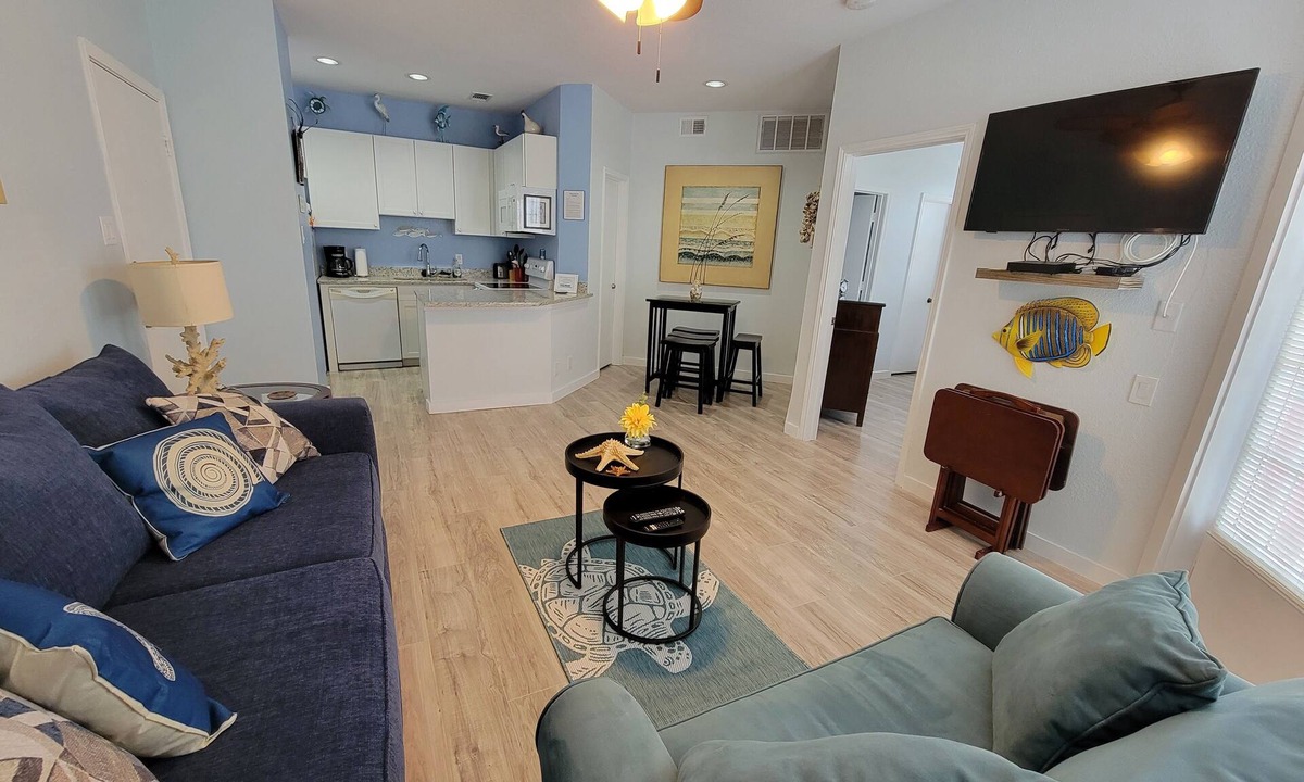 Corpus Christi Condo | Ocean Melody - 1st Floor, Recently Remodeled, Walking distance to Beach!
