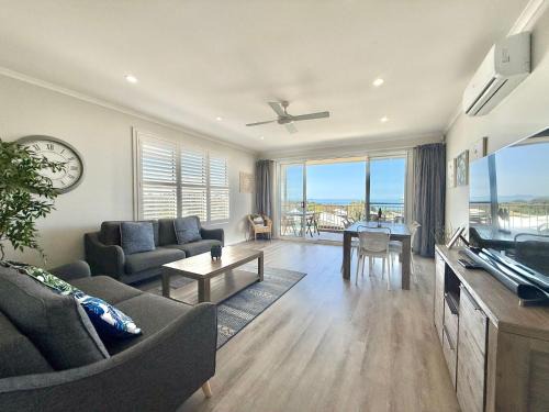 Caves Beach Villa | Ocean Mist at Caves Beach Villas