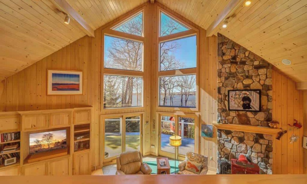 Surry House | Ocean Mist! New-Oceanfront!