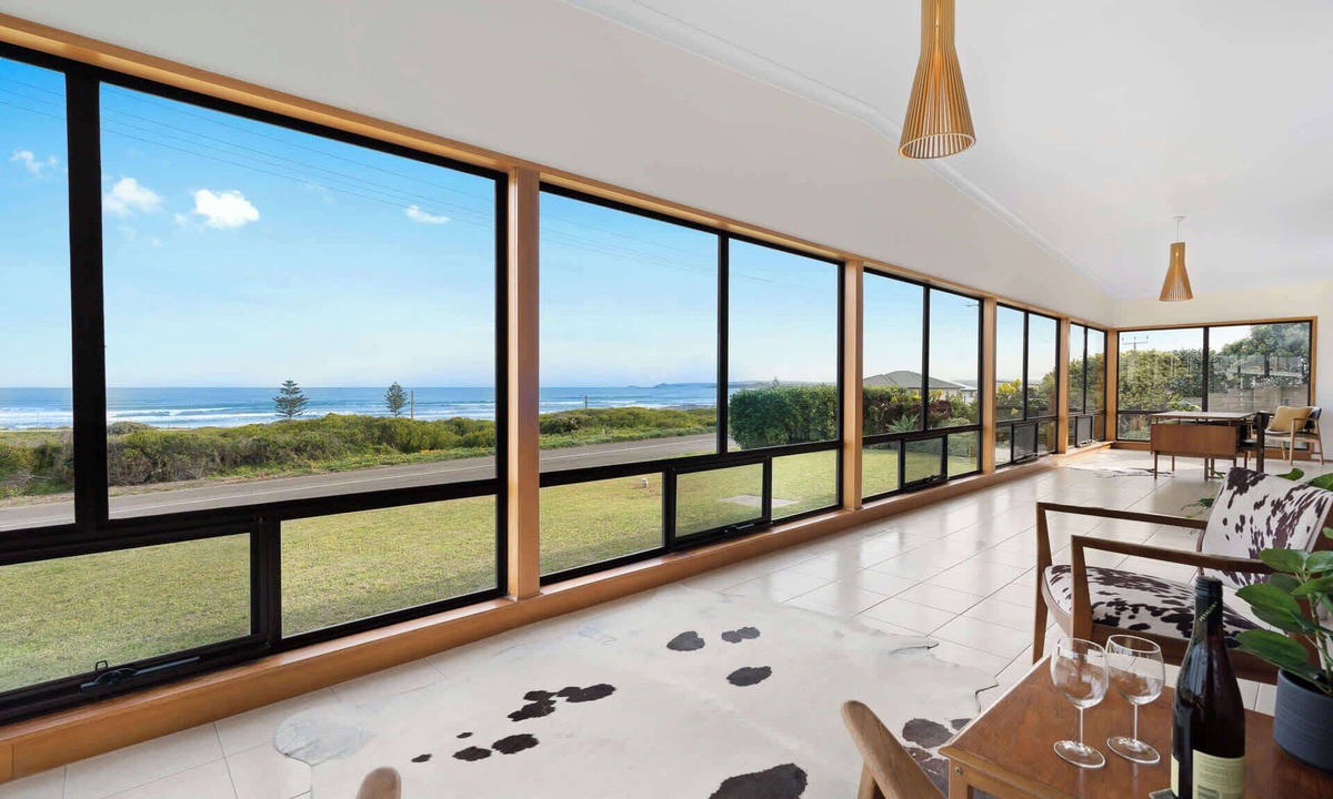 Middleton House | OCEAN OASIS – Panoramic Sea Views