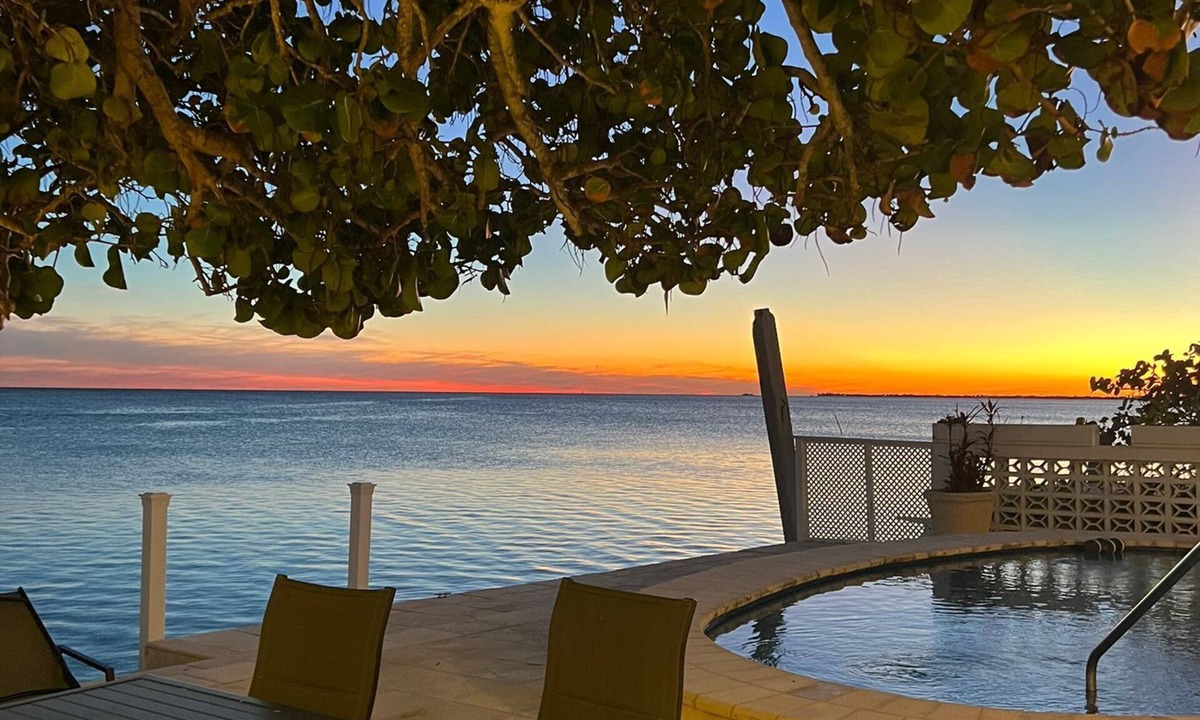 Little Venice House | Ocean on 6th