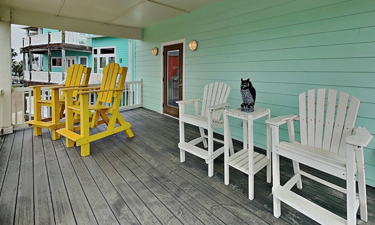 Sand Point House | Ocean Outlook | Spacious Home + Community Pool
