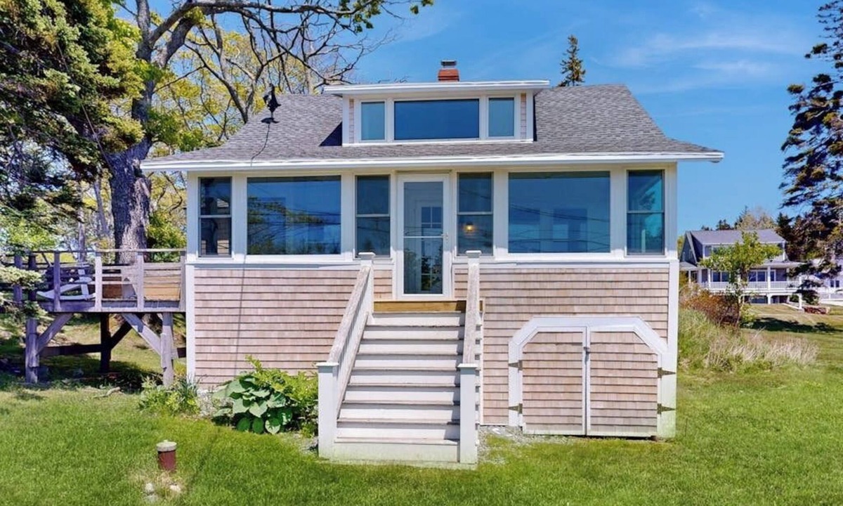 Ocean Point Cabin | Ocean Point Colony Home w/Sunroom & Sweeping Ocean Views, Dog-friendly