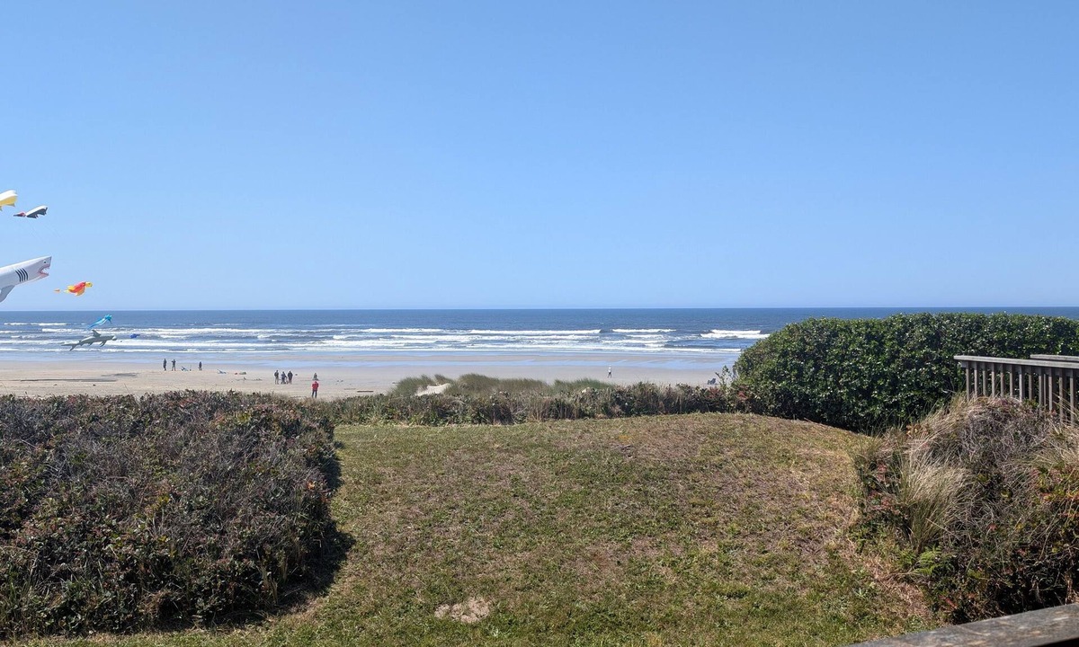 Florence House | Ocean's Edge beachfront on Heceta Beach