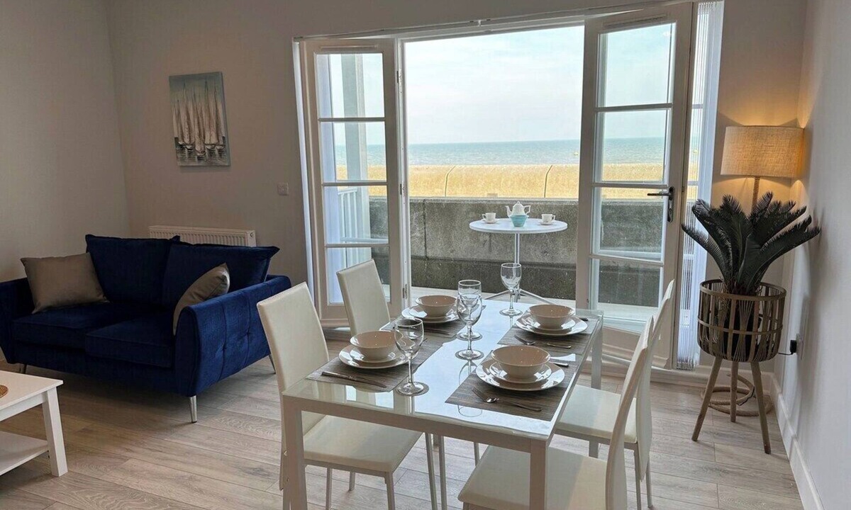 Burmarsh Apartment | Ocean Sea View Suite