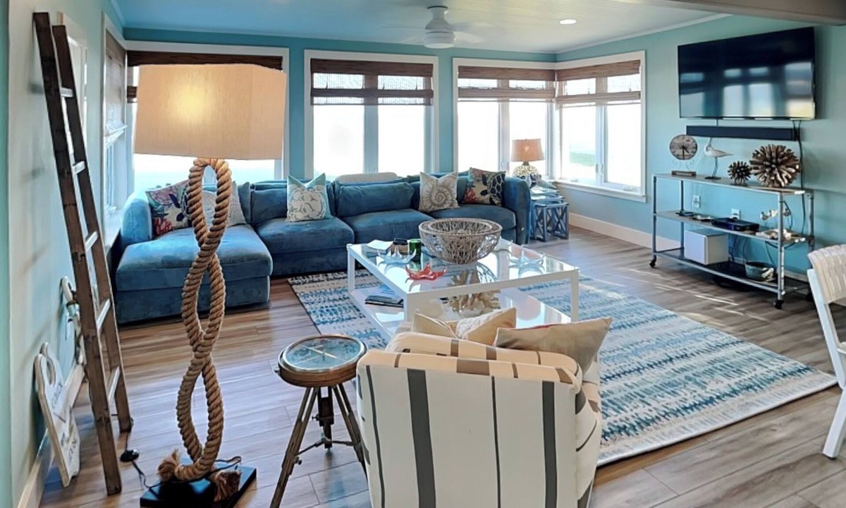 Painters Hill Cottage | Ocean Shore by Distinctive Beach Rentals