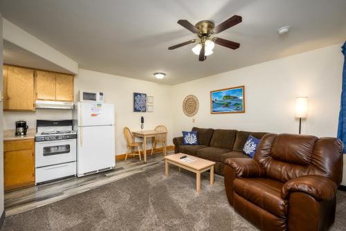 Harbor Hotel | Ocean Suites Motel