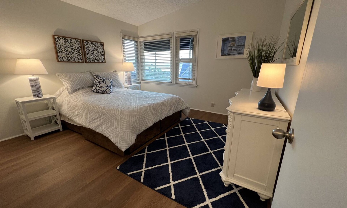 Diamond Crestview Apartment | Ocean View 2 Bedroom 1 Bath Sunny clean Apartment