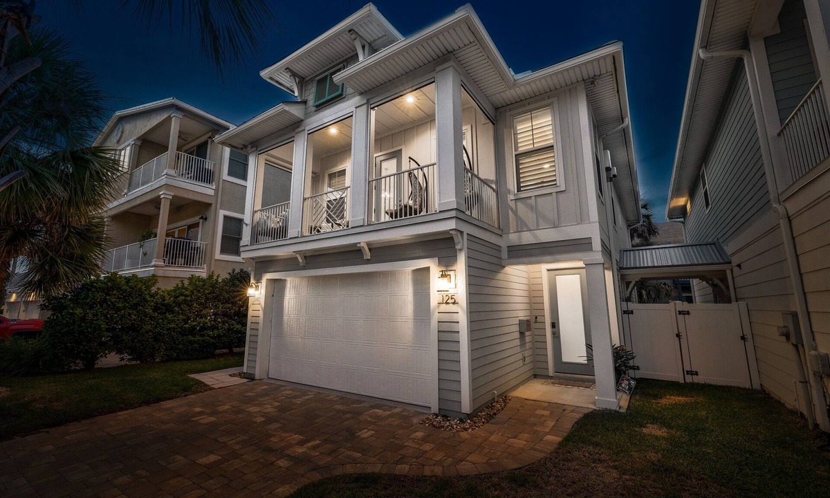 Jacksonville Beach House | Ocean View Bliss | Steps to Sand with Balcony