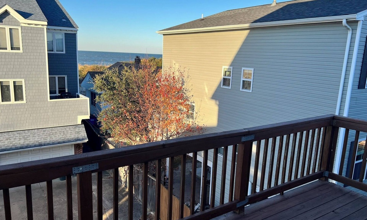 Willoughby Spit House | Ocean View Beach House. Sleeps 8 Coastal Luxe. Seabreeze!