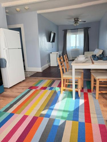 Hull Apartment | Ocean View Cozy Stay 3