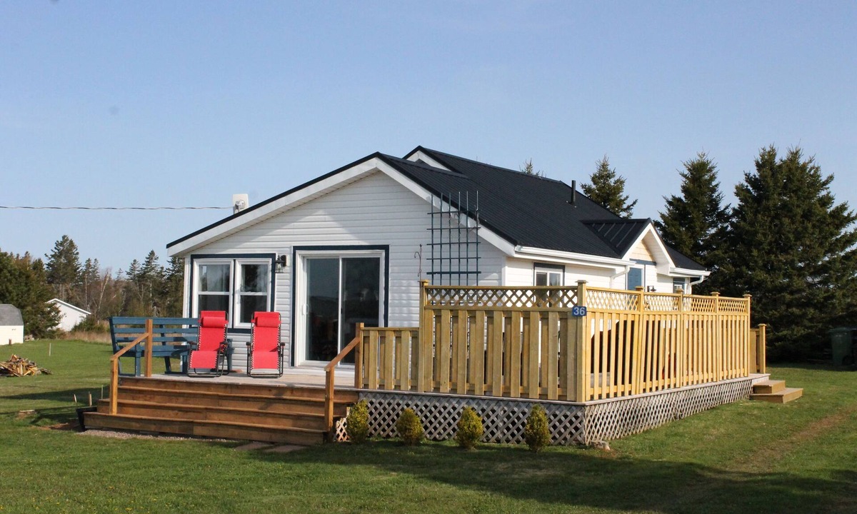 Tryon Cottage | Ocean View Family Friendly Cottage