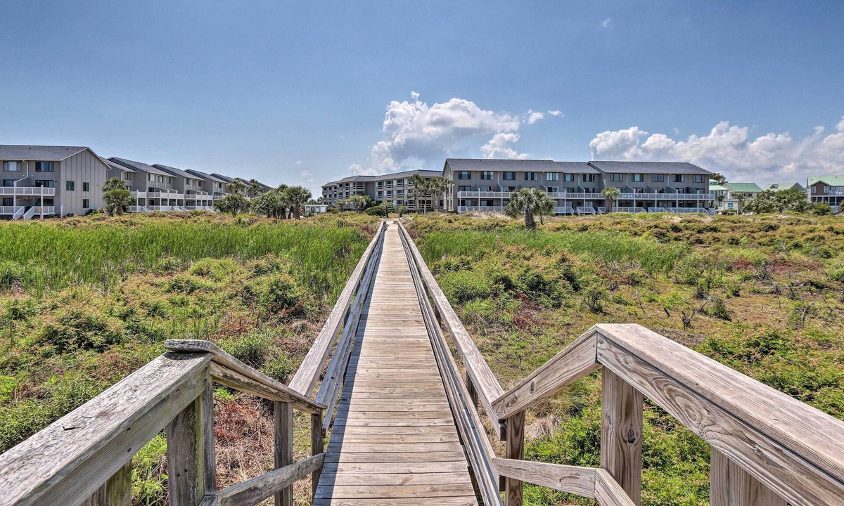 Oceanmarsh Subdivision Apartment | Ocean-view Island Condo w/Pool: Pets Welcome!