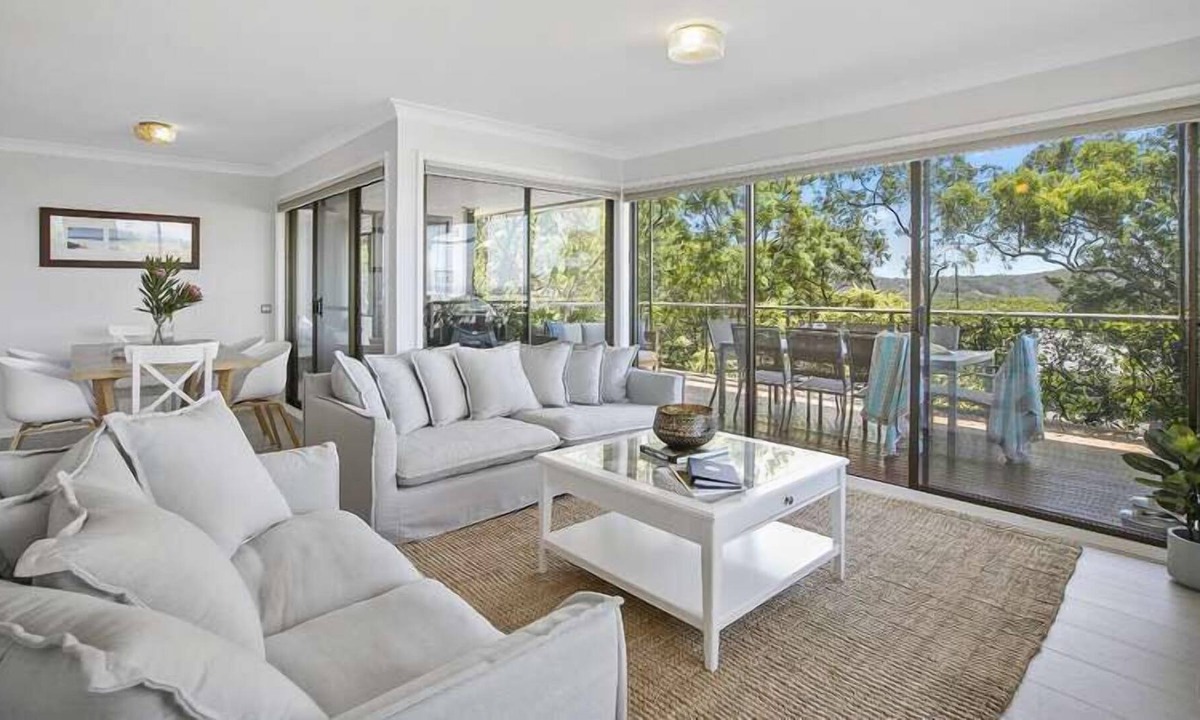 Macmasters Beach House | Ocean View on Beachview at Macs