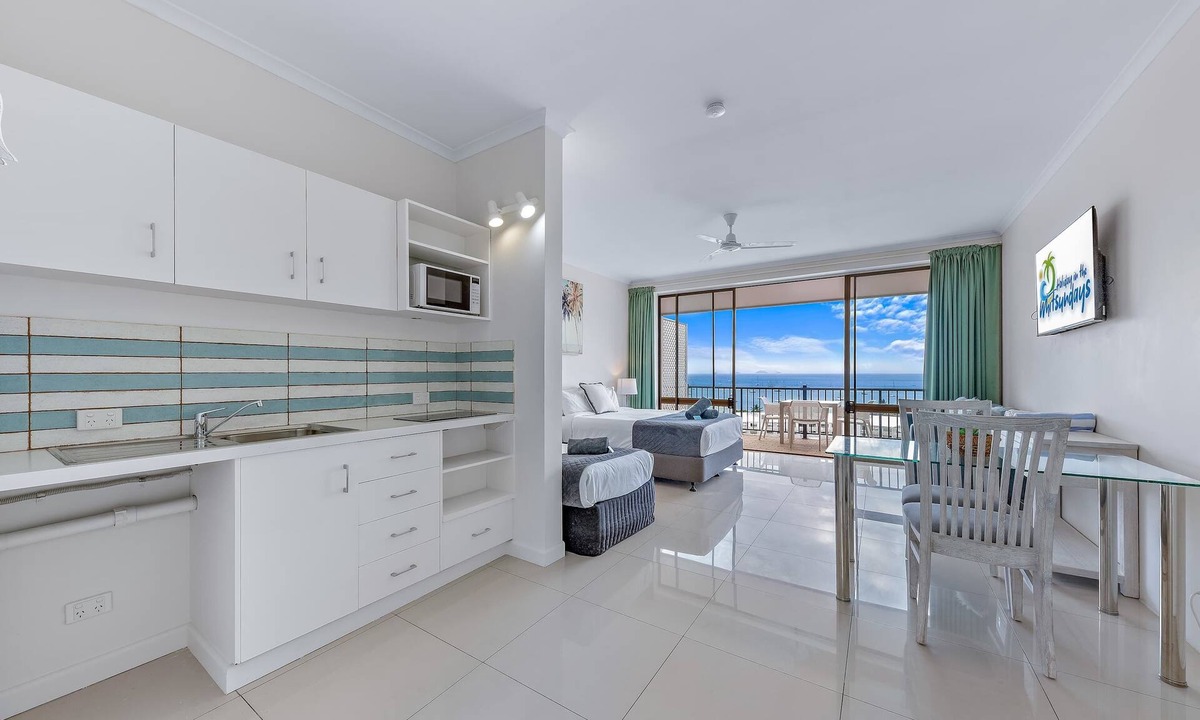 Airlie Beach Apartment | Ocean View Studio 27A Pool & Spa