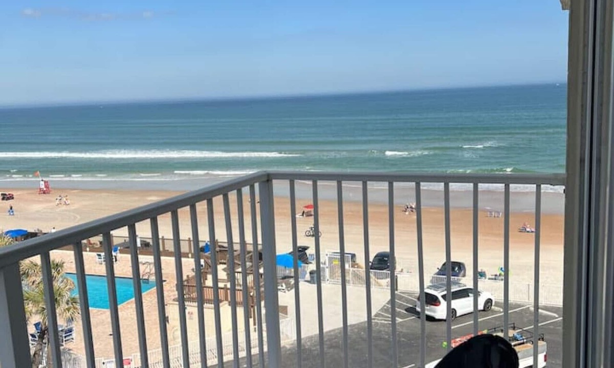 Bostwick Park Apartment | OCEAN VIEW Studio@Daytona Zzz 4