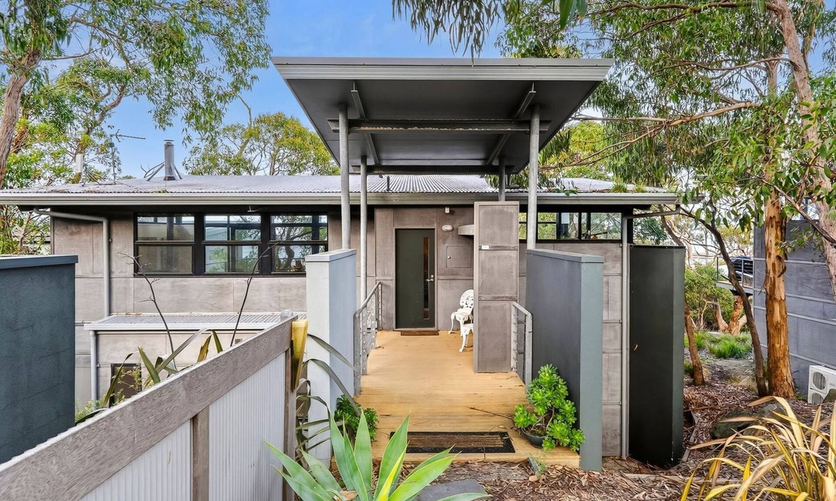 Skenes Creek House | Ocean View Treetops Retreat