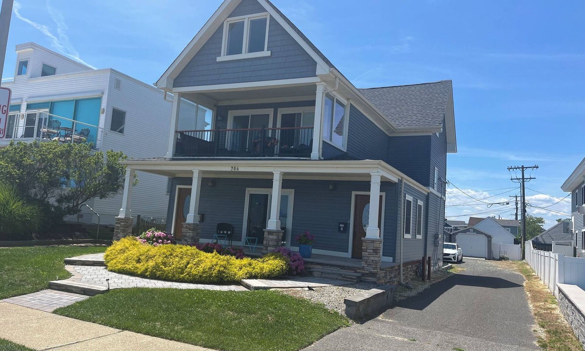 Wall Apartment | Ocean view vacation house