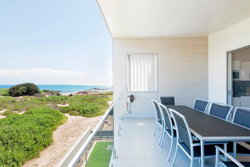 Anna Bay House | Ocean Views 41