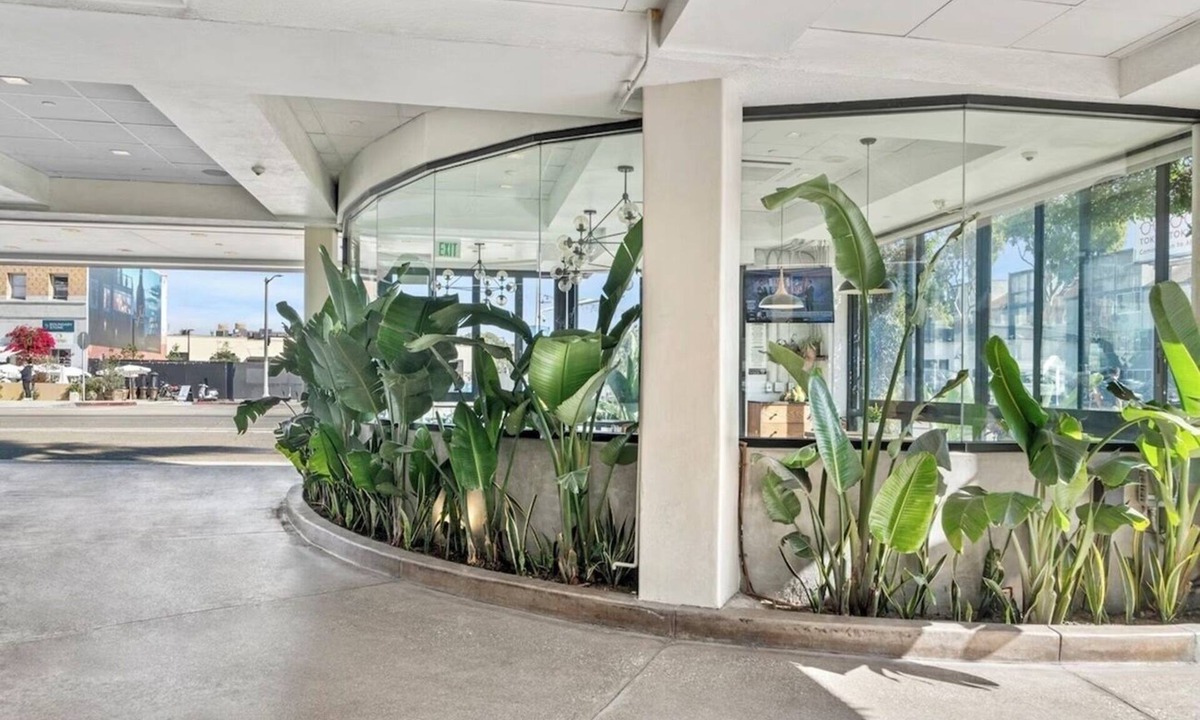 Venice Hotel | Ocean Views & Bold Style in Prime Location | Few steps from Pacific Beach