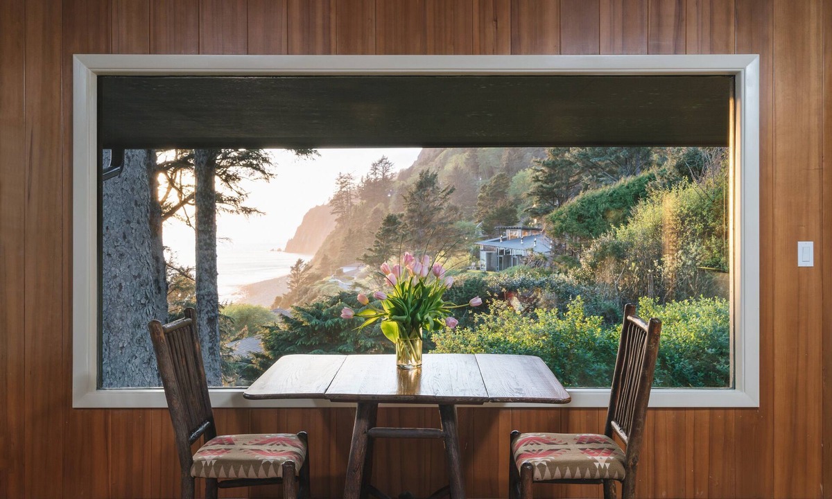 Neahkahnie Beach House | Ocean Views, Outdoor Living, 5min Walk to Beach | The Purcell House by AvantStay