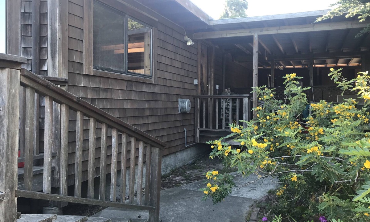 Marin County House | Ocean Views/Private Parking/Full size gas Range/Oven