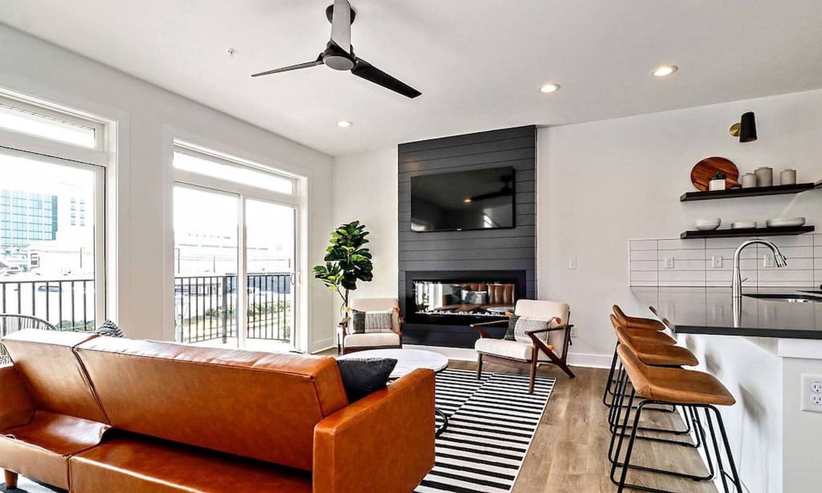 Northeast Virginia Beach Villa | Ocean Views, Rooftop Deck, Modern Design