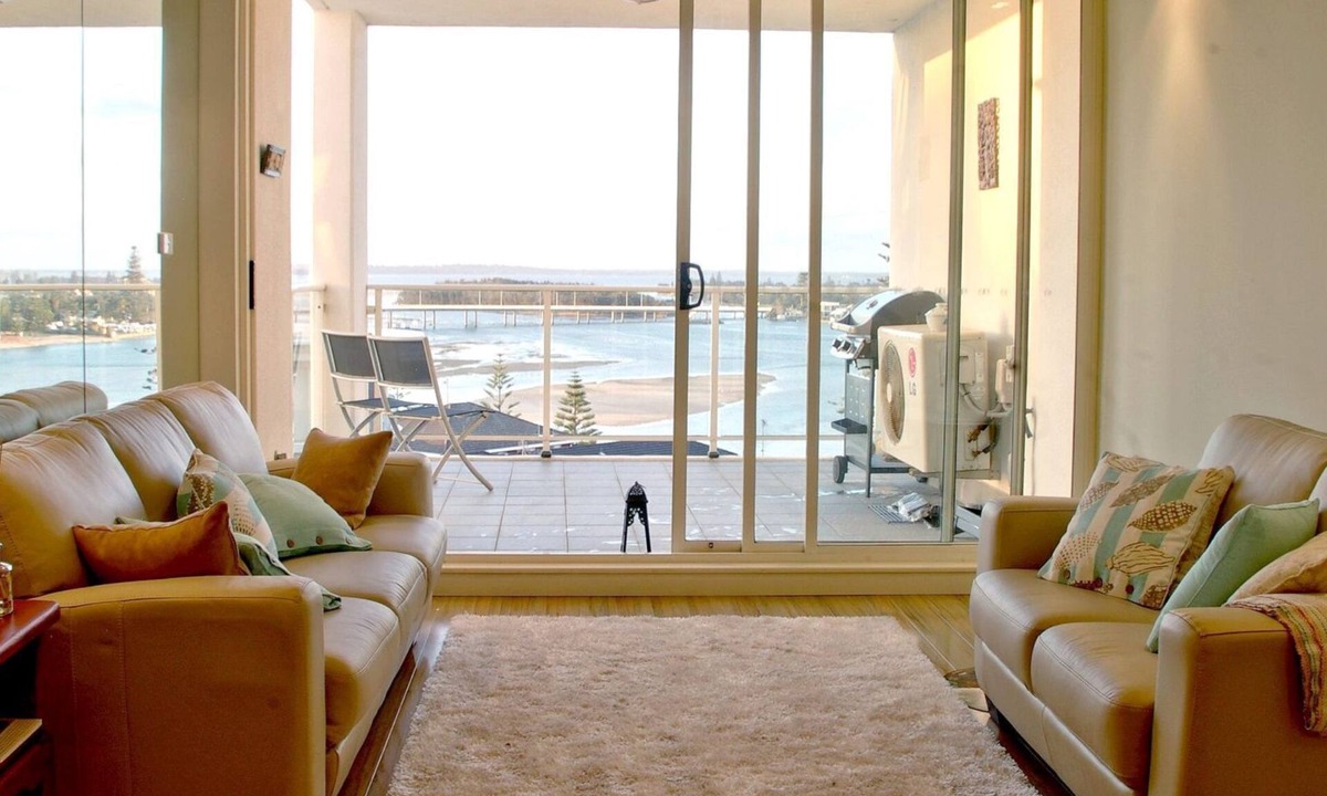 The Entrance Apartment | Ocean Views, SUNDRIFT- Unit 26
