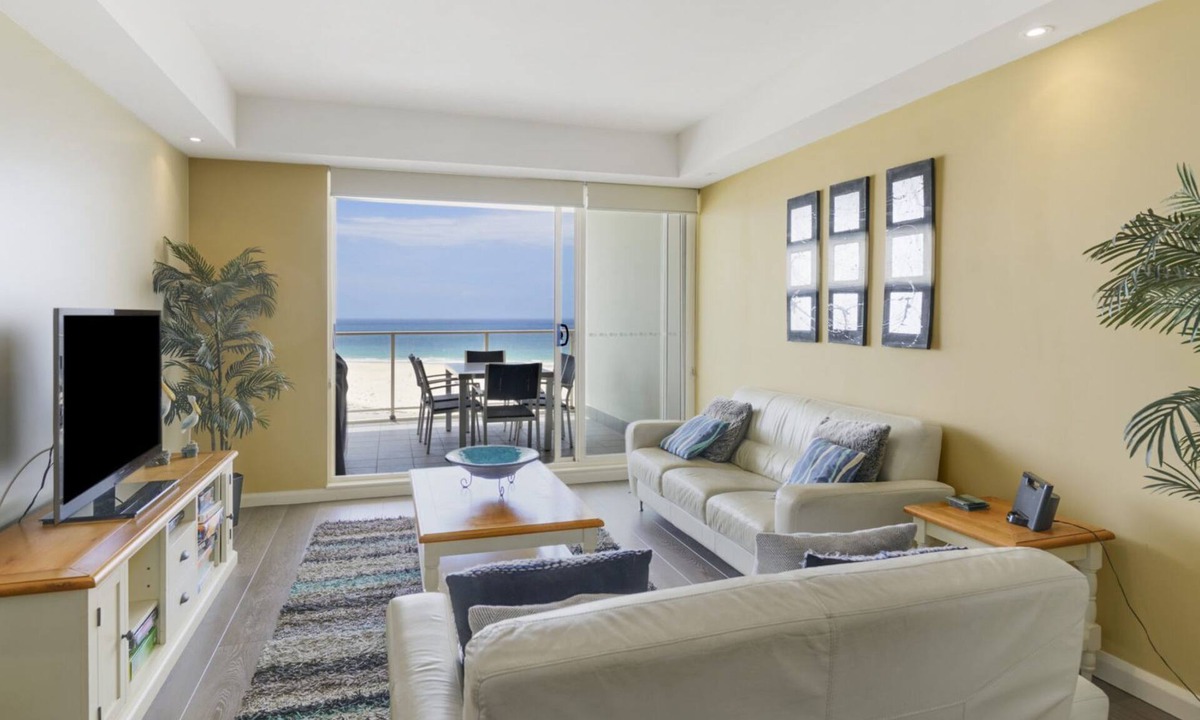 The Entrance Apartment | Ocean Views, Unit 24