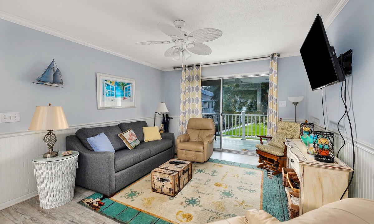 Demere Park Condo | Ocean Walk H-14: 2 bed/2 bath upstairs condo