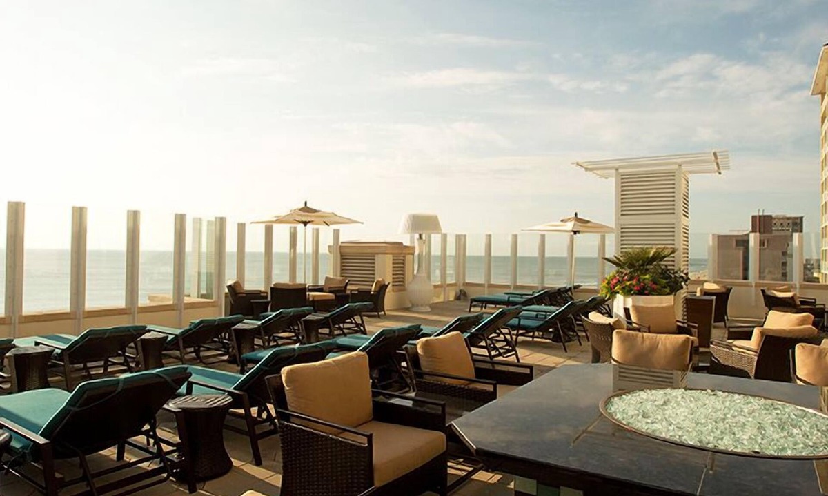 Northeast Virginia Beach Resort | OceanAire Resort Best Location on Va Beach