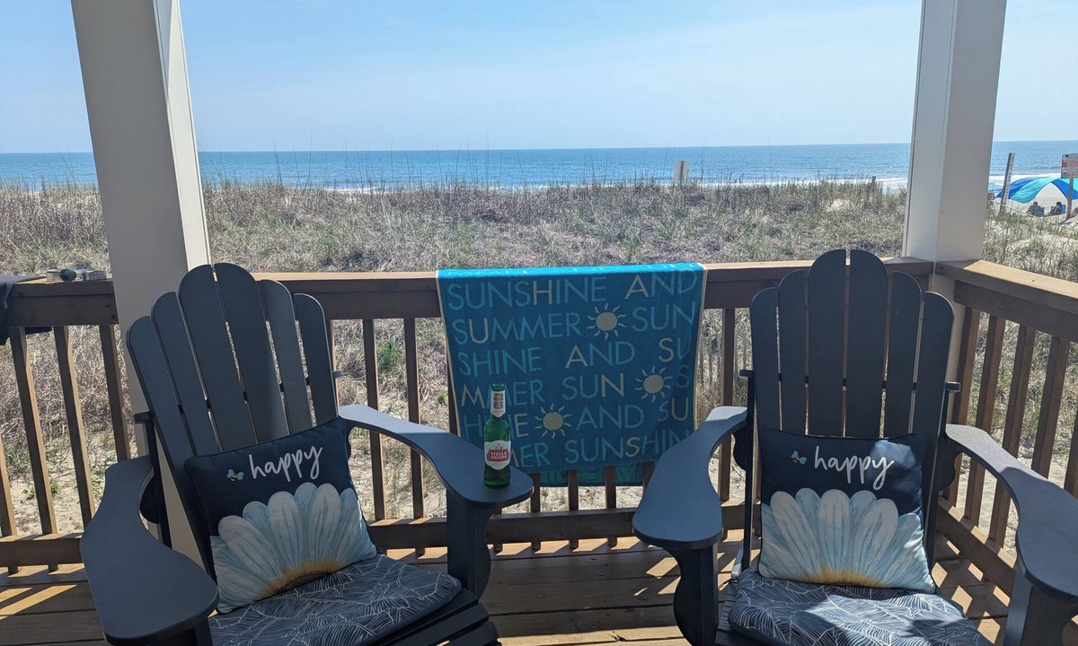 Long Beach Cottage | OceanBeachfront 2 bedroom cottage with breathtaking view, steps to the beach
