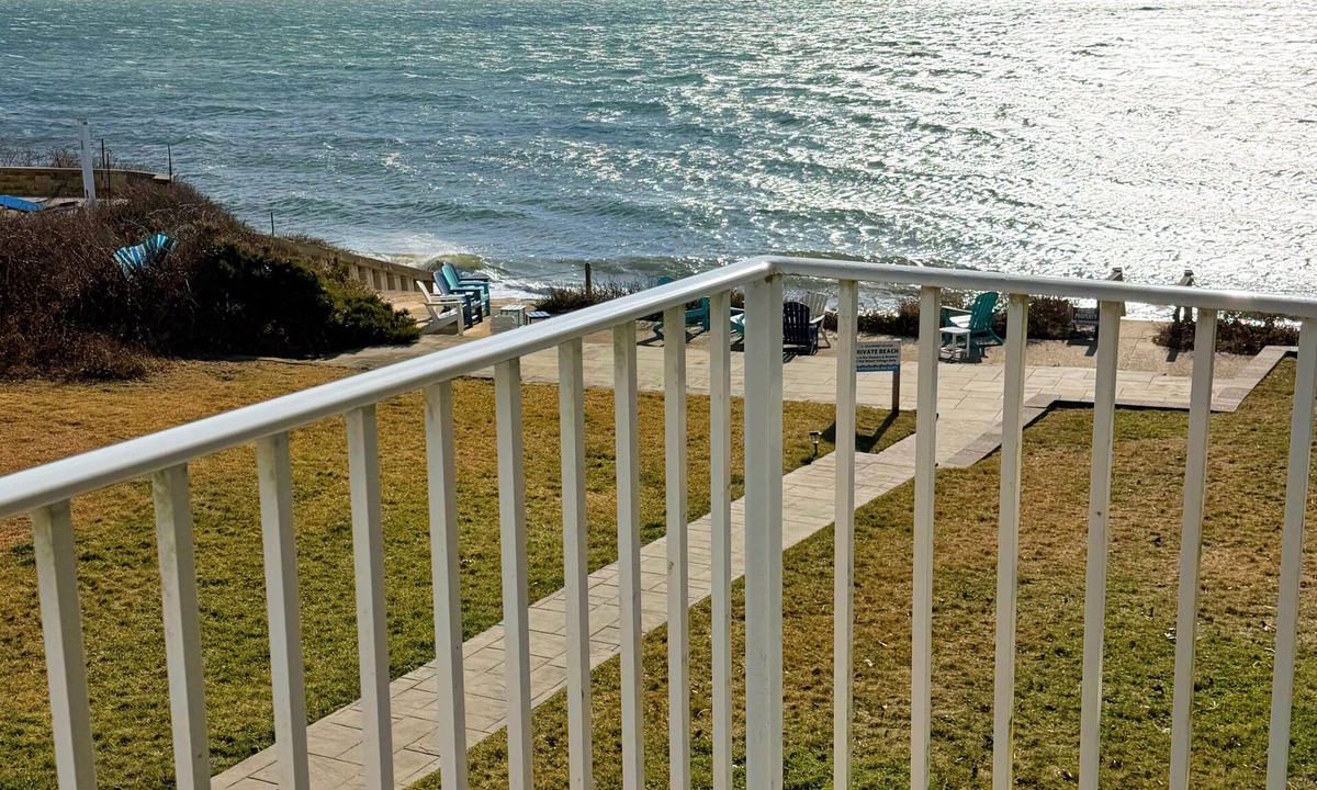 Dennis Port Condo | Oceanfront 2-bedroom Condo with Private Beach!