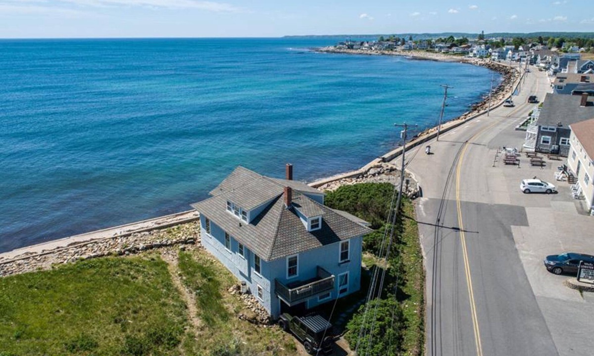 Wells House | Oceanfront 5 Bedroom with STUNNING View