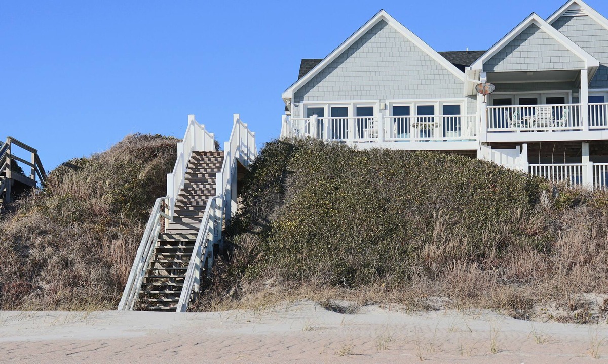 Emerald Isle House | Oceanfront 5BR Escape with Private Pool & Boardwalk