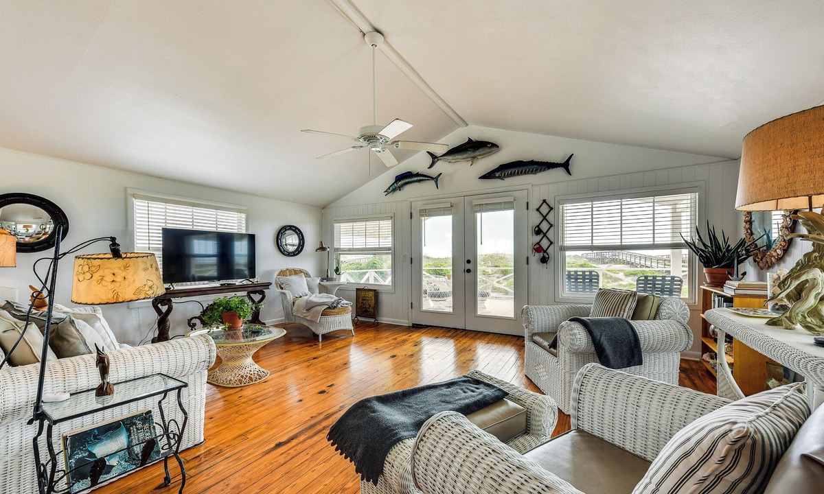 Fernandina Beach Cottage | Oceanfront Amelia Island Cottage: Deck & Boardwalk