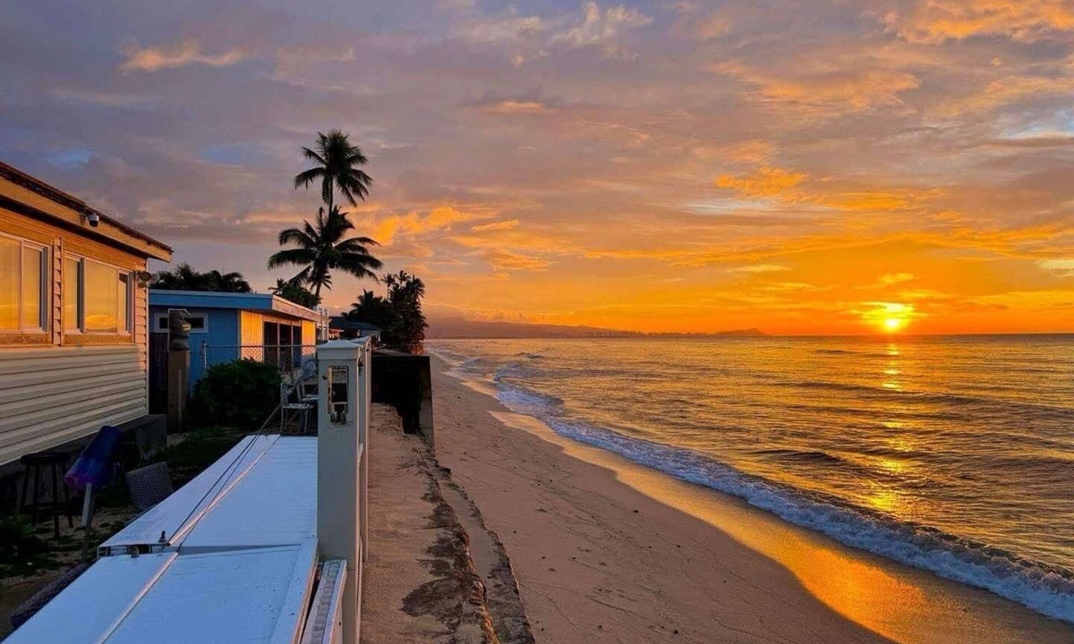 Ewa Cottage | Oceanfront, Beach House