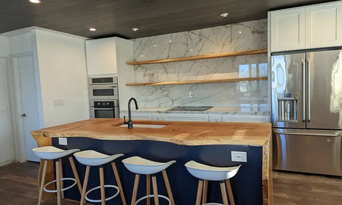 Ocean Beach Condo | Oceanfront beach living in an amazing modern condonn