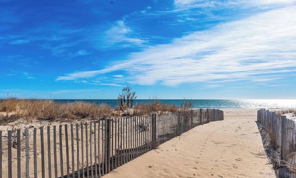 North Ocean City Apartment | Oceanfront Beach Walkout Studio – Cozy & Convenient in North Ocean City