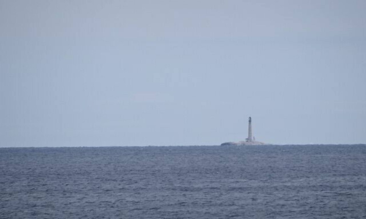 York Harbor Apartment | Oceanfront Carriage House Apt. w/Spectacular Views