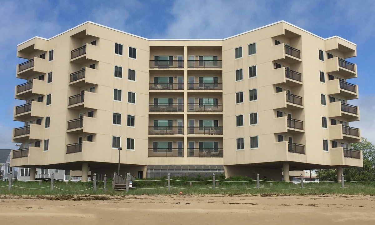 Old Orchard Beach Condo | Oceanfront condo Seawatch unit 205