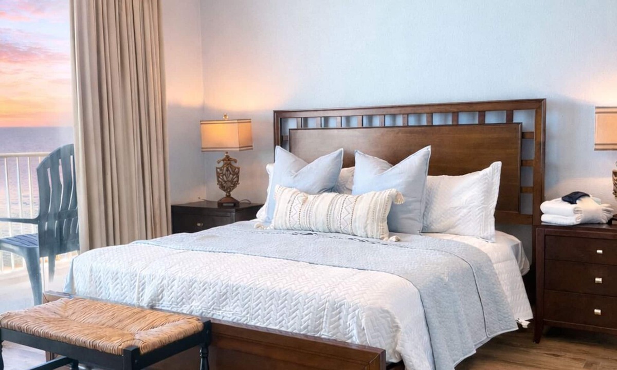 El Centro Beach Condo | Oceanfront Condo, King, Bunks, Sleeps 6