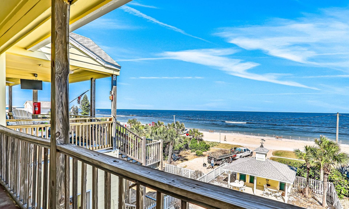 Bethune Beach Condo | Oceanfront Condo w/Balcony, Pool & Serene Beach Access