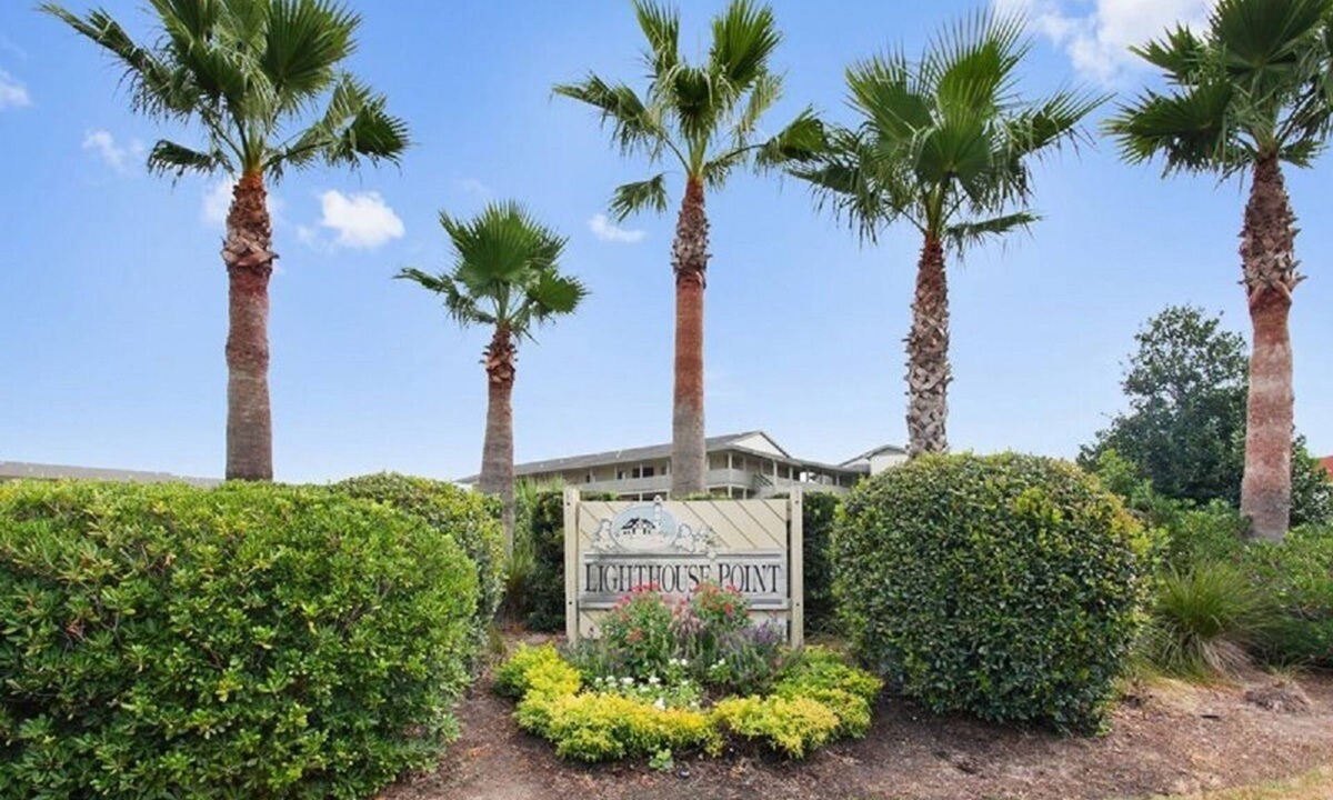 Tybee Island Condo | Oceanfront Condo featuring a charming 2 bedroom 2 baths with direct beach access