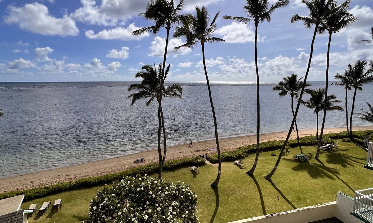 Punaluu Apartment | Oceanfront condo off the beaten path! MIN 30 DAYS