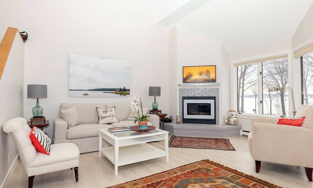 Glen Cove Condo | Oceanfront Condo overlooking Rockland Harbor and pier. Permit#STR22-30