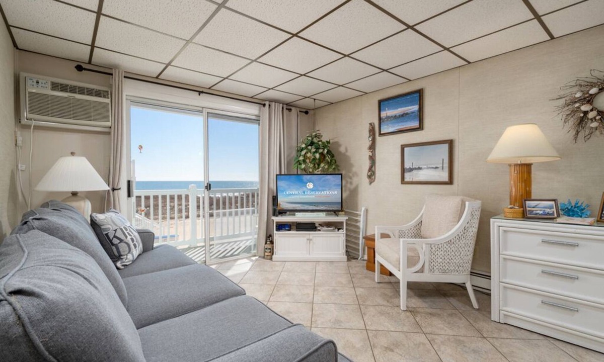 Midtown Ocean City Condo | Oceanfront condos with 3 night minimum rentals and linens included!