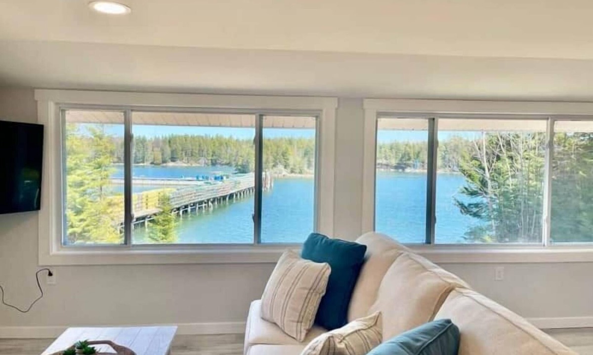 Steuben House | Oceanfront Cottage on Private Island